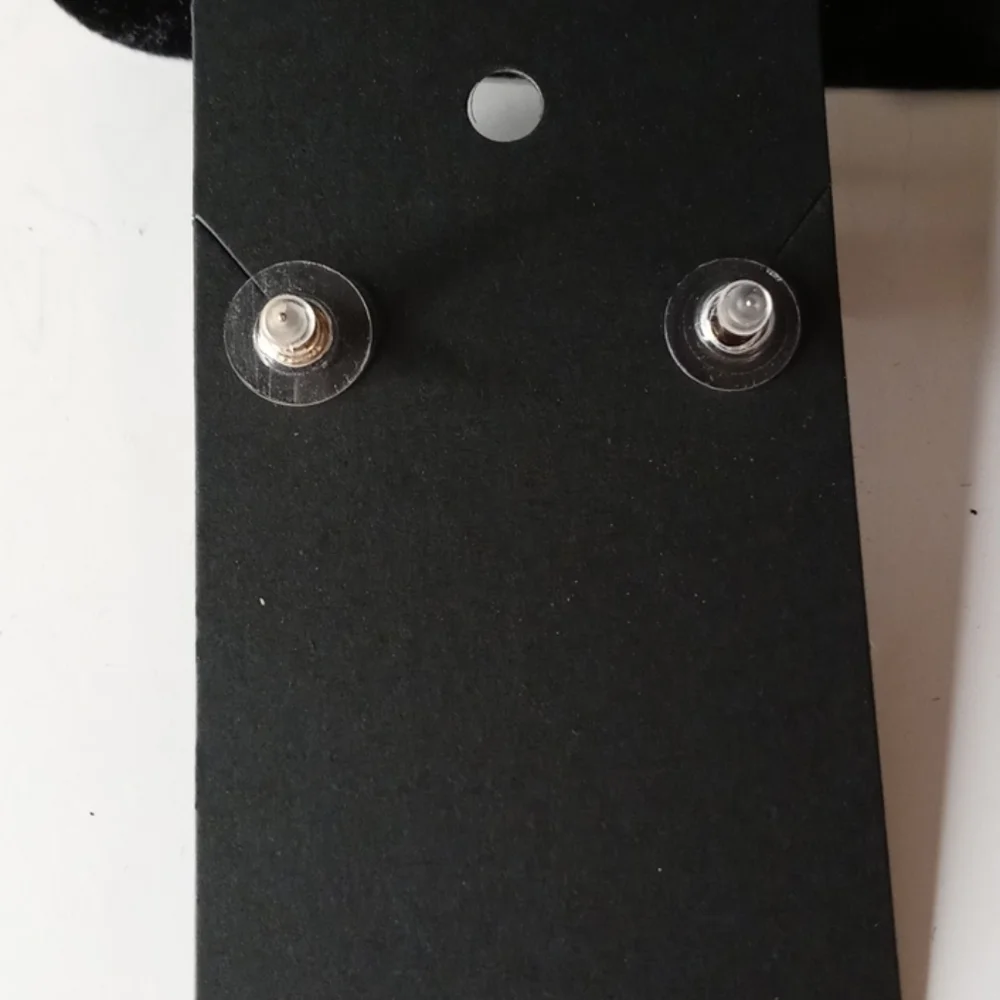 Fancy elegant earrings with blue rhinestones - Picture 3 of 3